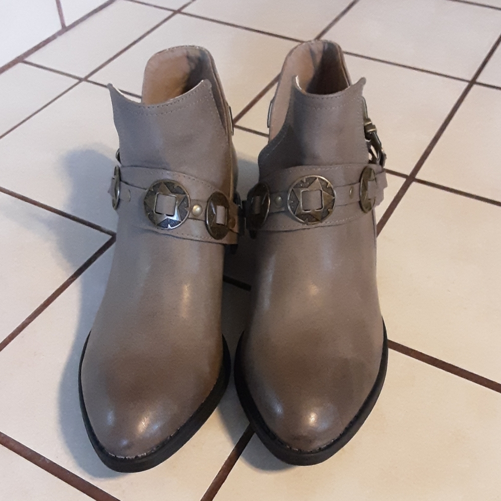 Brown Ankle Western boots